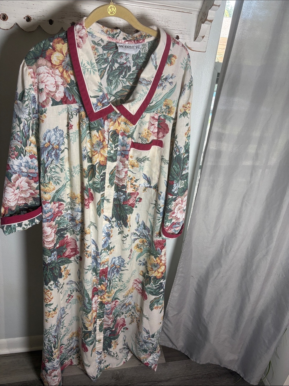 Models Coat vintage 50’s 60’Floral Button-Front Nightgown — Floral plus